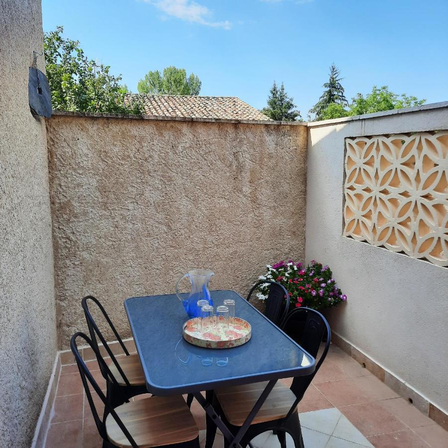 דירות Saint-Martin-de-Brômes Campaneta מראה חיצוני תמונה